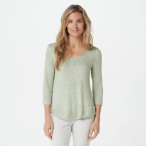 Koolaburra by UGG Green and White Rayon 3/4 Sleeve Top Small - Picture 1 of 12